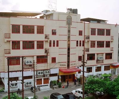 https://imgcld.yatra.com/ytimages/image/upload/t_hotel_yatra_city_desktop/v1433224383/Domestic Hotels/Hotels_Ghaziabad/Hotel Krishna Sagar/00180032.jpg